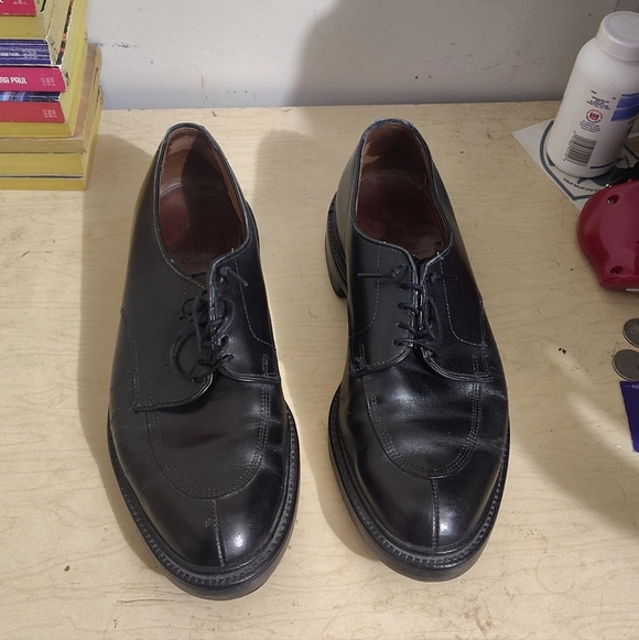 Allen Edmonds Other - Allen Edmonds Shoes Size 7.5 D